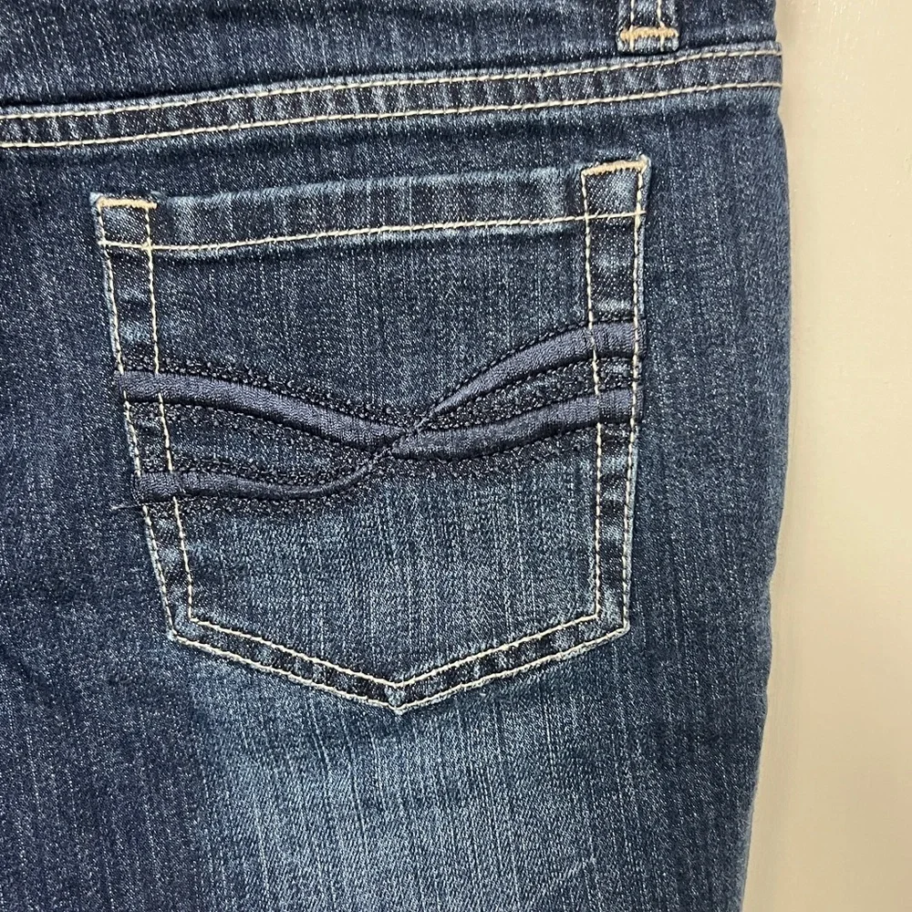 WHBM NOIR Cropped Denim Jeans, Sz 2, 99% cotton 1% Spandex, Distressed Marks
